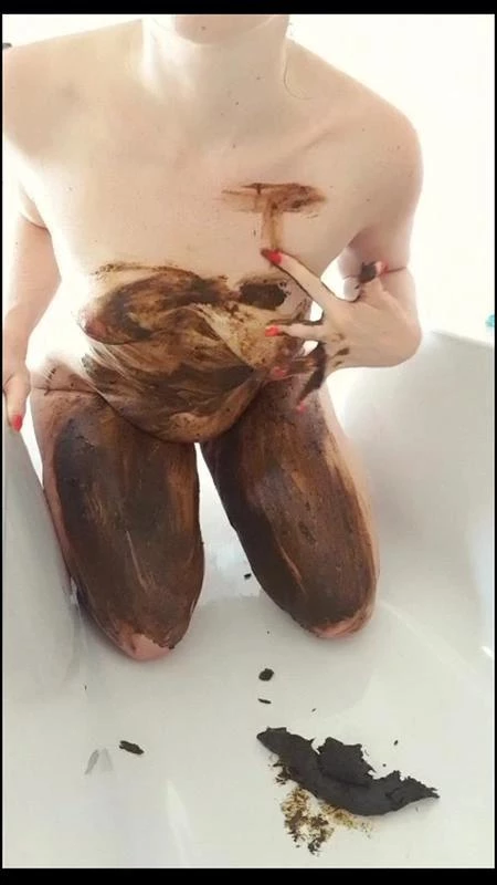 Poop into hand, body and lip smearing - CremeDeLaJen [2024/HD]