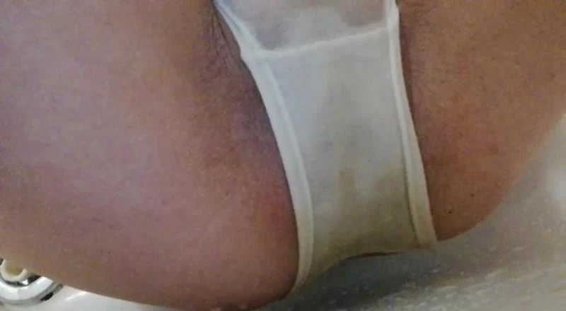 White panties filling with Poop - DirtyPrincess [2024/640x352]