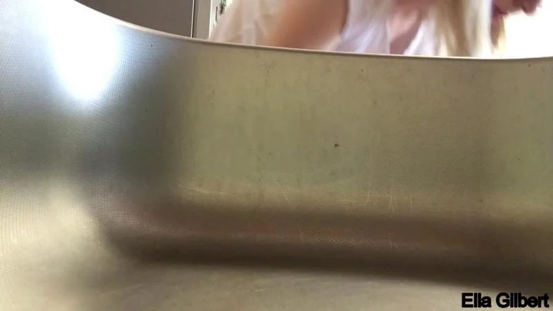 Small Kitchen Sink Poop - EllaGilbert [2024/FullHD]